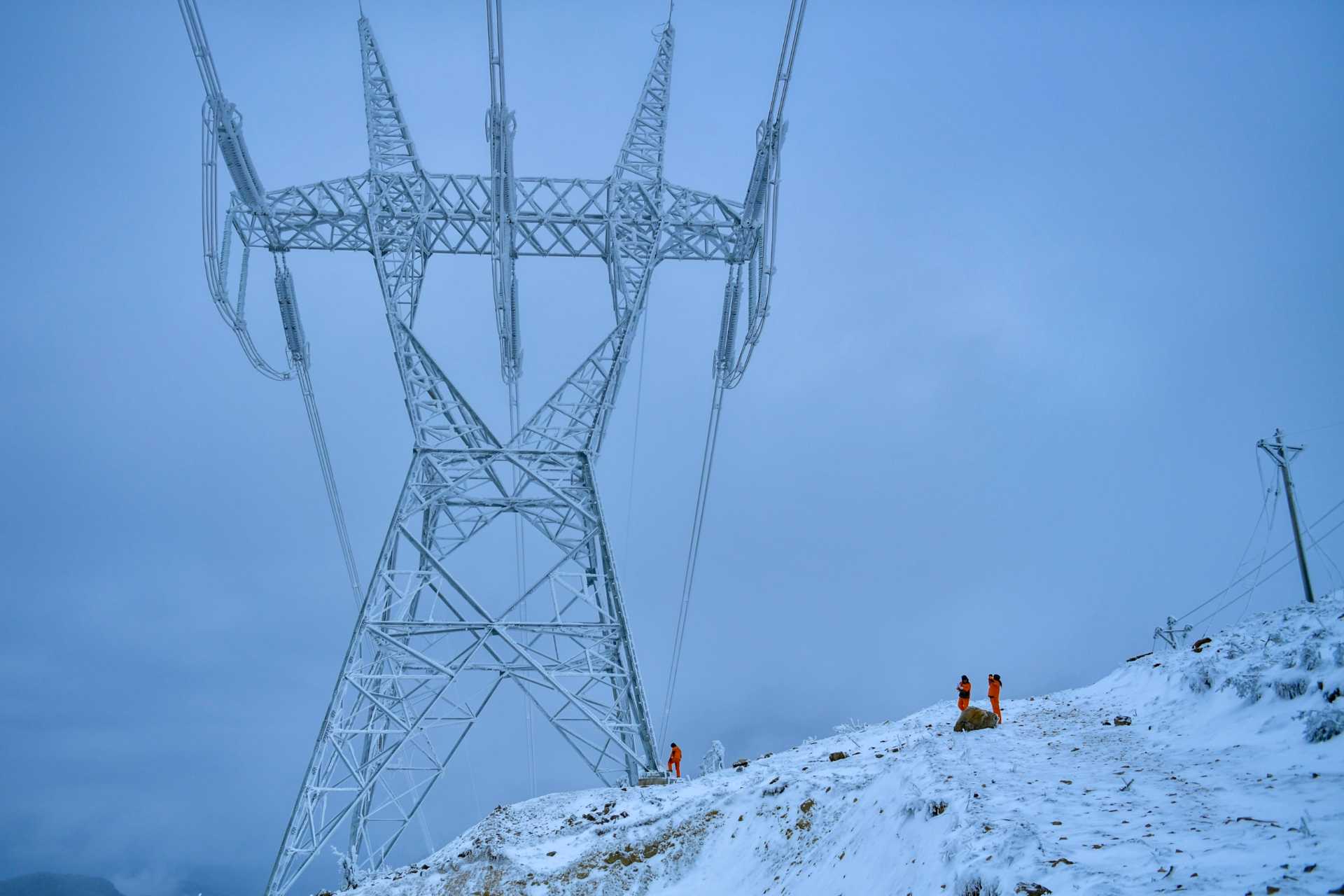 DOE closes $3.26 billion transmission loan to AEP Texas for 2,800 miles of infrastructure