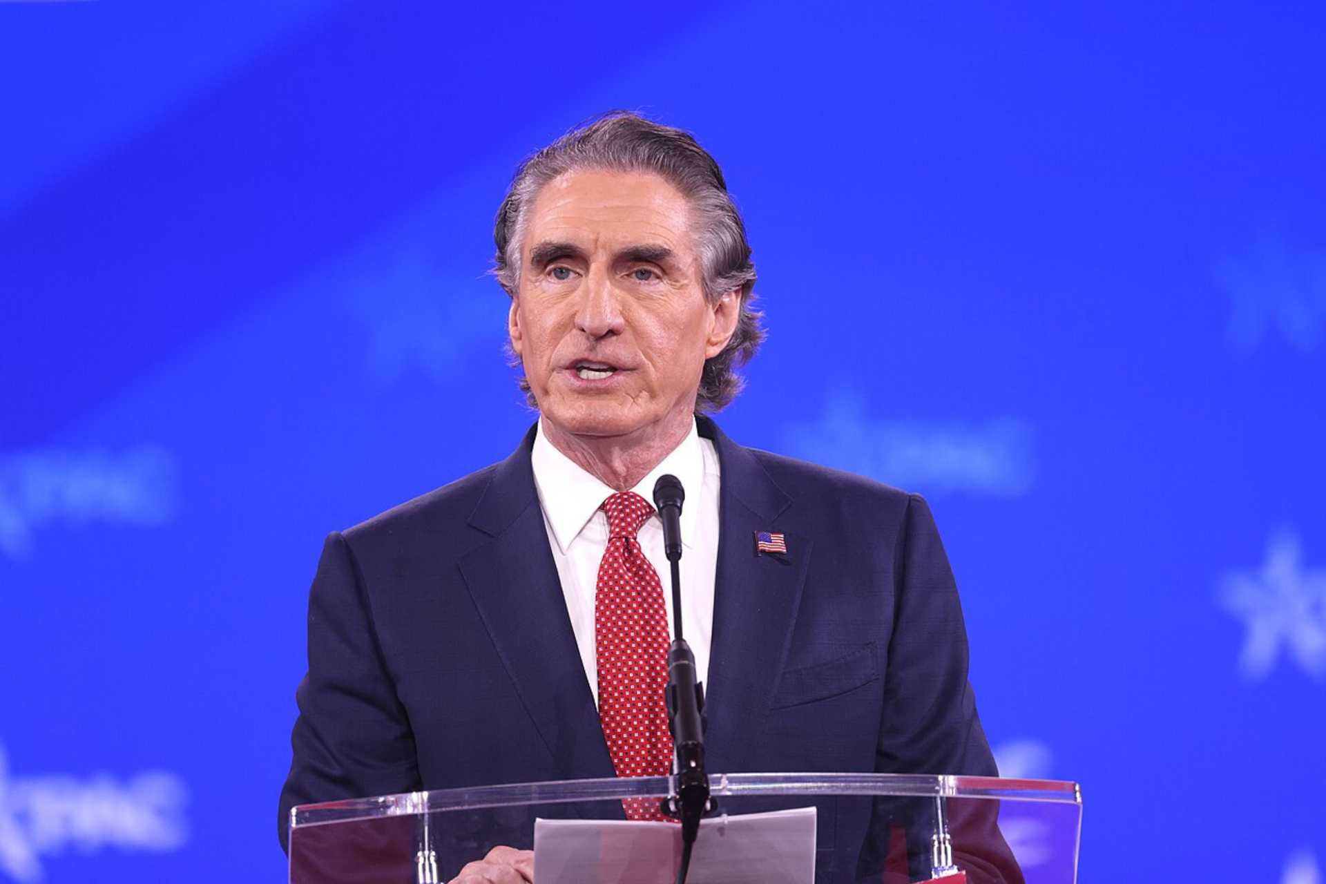 Senators say permitting reform hinges on DOI advancing solar, wind permits