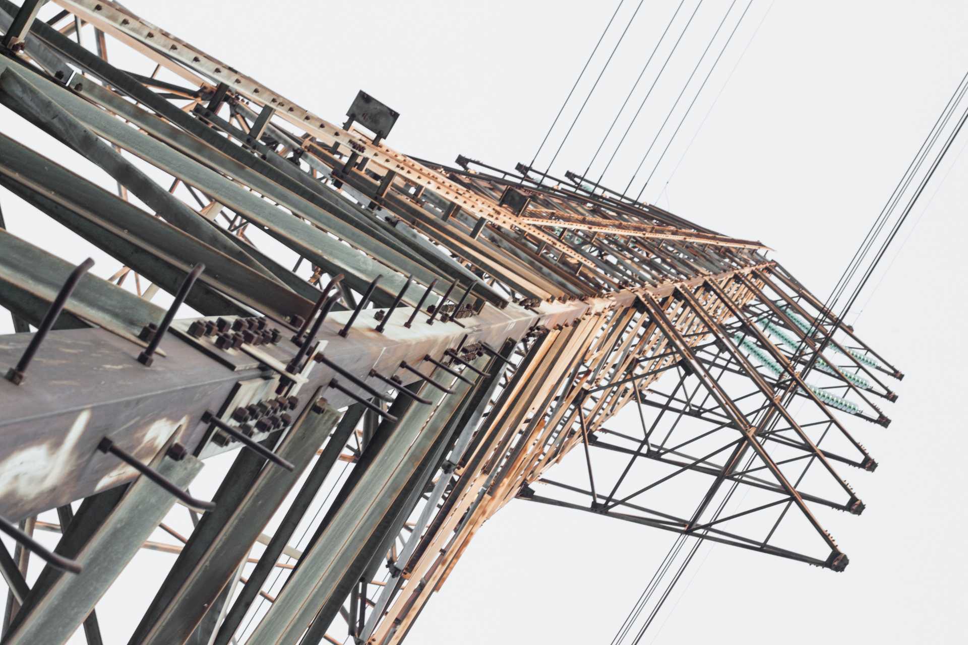 California utilities identify 85 near-term transmission projects for advanced technology
